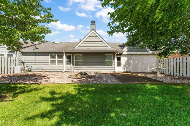 827 Kenmare Pkwy, Crown Point, IN 46307