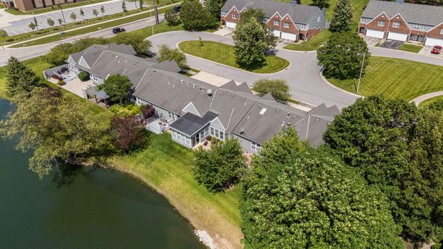 827 Kenmare Pkwy, Crown Point, IN 46307