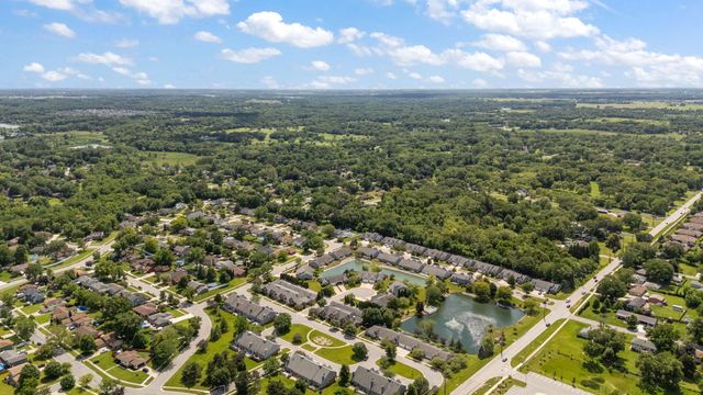 827 Kenmare Pkwy, Crown Point, IN 46307