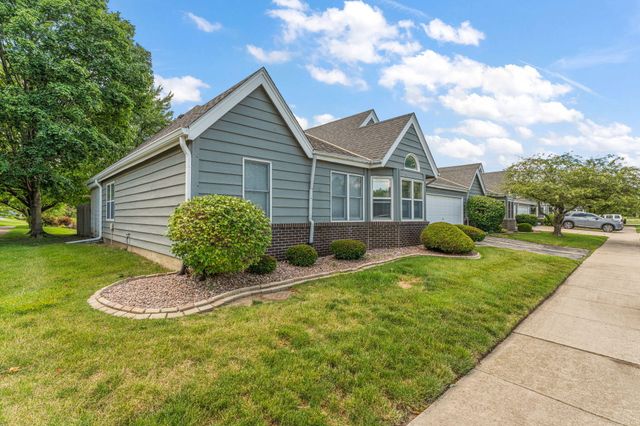 827 Kenmare Pkwy, Crown Point, IN 46307