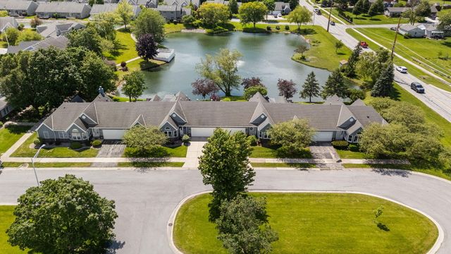 827 Kenmare Pkwy, Crown Point, IN 46307