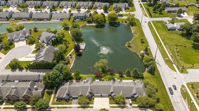 827 Kenmare Pkwy, Crown Point, IN 46307