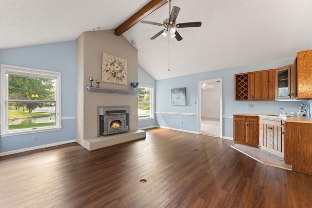 827 Kenmare Pkwy, Crown Point, IN 46307