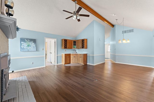 827 Kenmare Pkwy, Crown Point, IN 46307