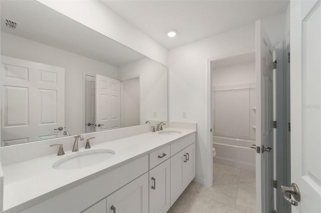 5702 SW 70TH AVENUE, Ocala, FL 34476