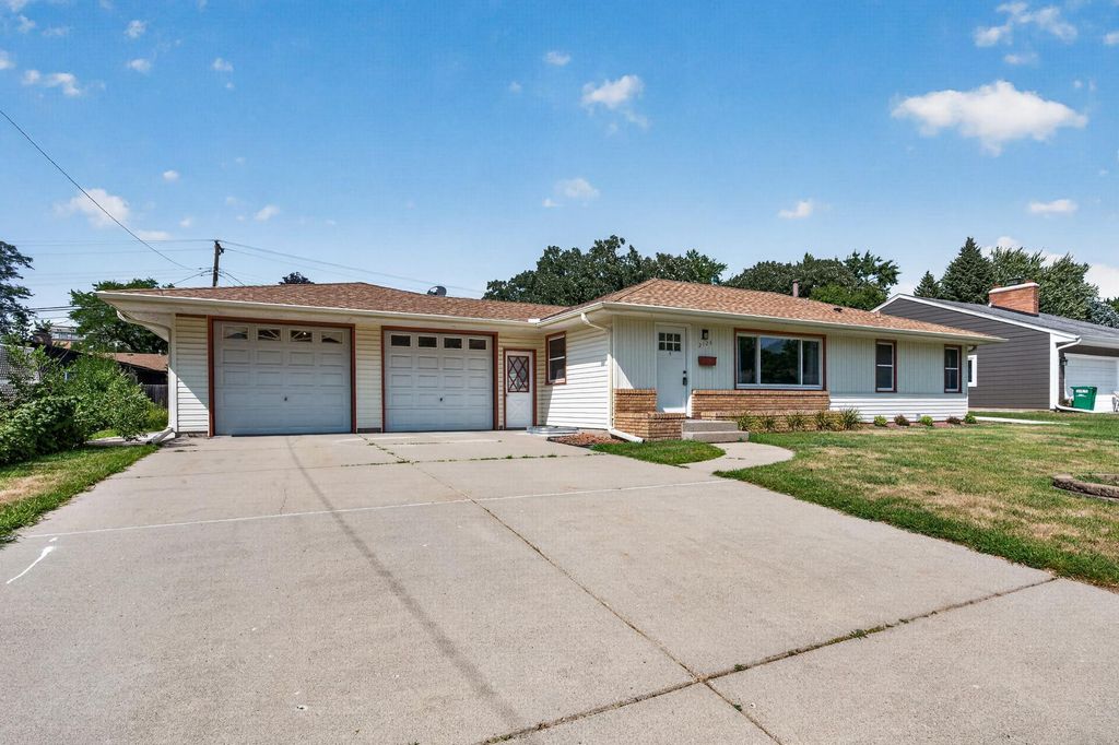 2124 Dixon Drive, Bloomington, MN 55431