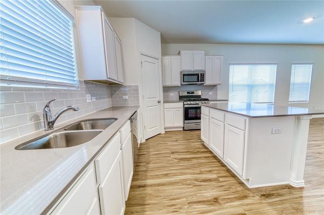 15401 Summer Ray DR NE, Del Valle, TX 78617