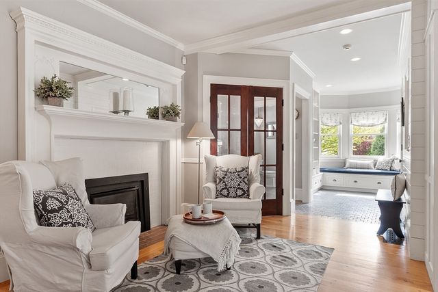 59 Elm St, Concord, MA 01742