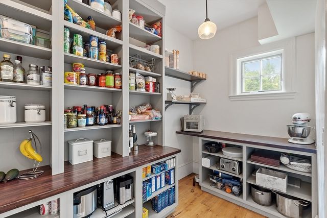 59 Elm St, Concord, MA 01742