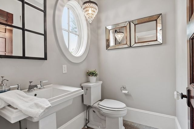 59 Elm St, Concord, MA 01742