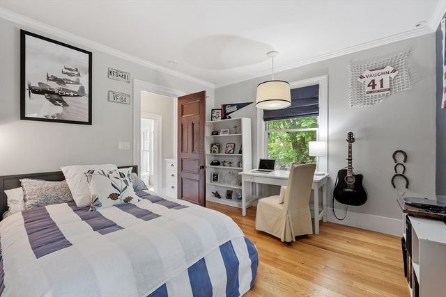 59 Elm St, Concord, MA 01742