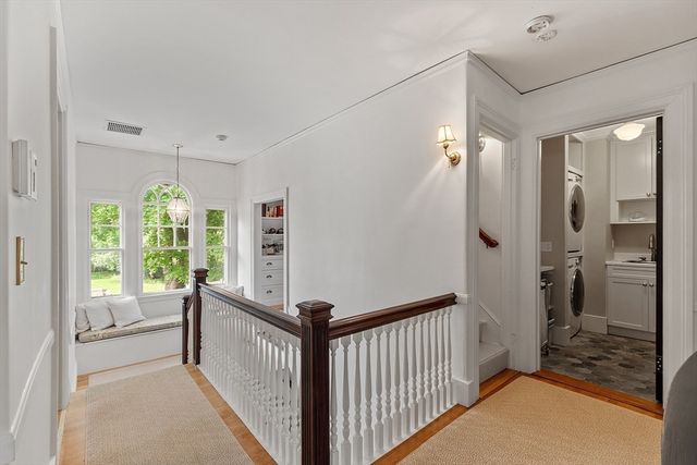 59 Elm St, Concord, MA 01742