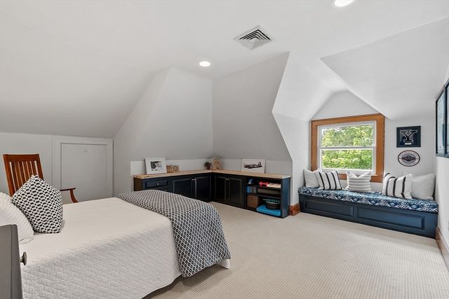59 Elm St, Concord, MA 01742