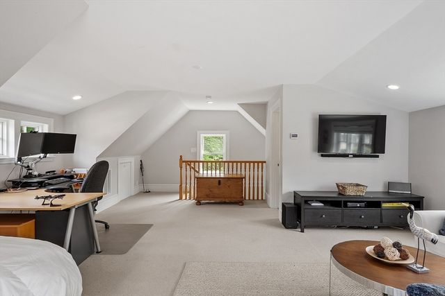 59 Elm St, Concord, MA 01742