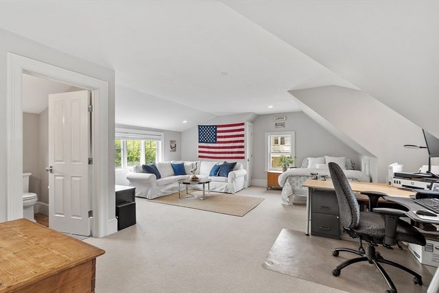 59 Elm St, Concord, MA 01742