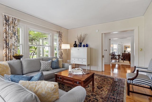 59 Elm St, Concord, MA 01742