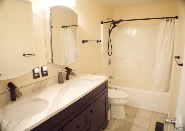 8439 Torchwood Lane, Cicero, NY 13039
