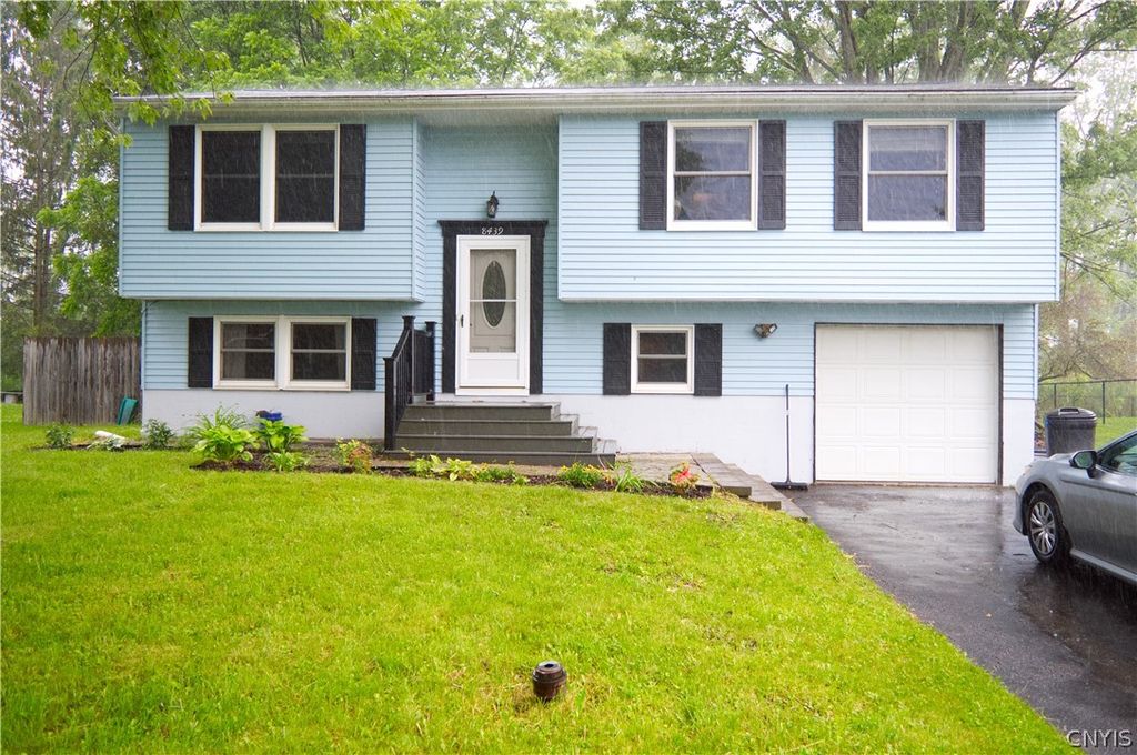 8439 Torchwood Lane, Cicero, NY 13039