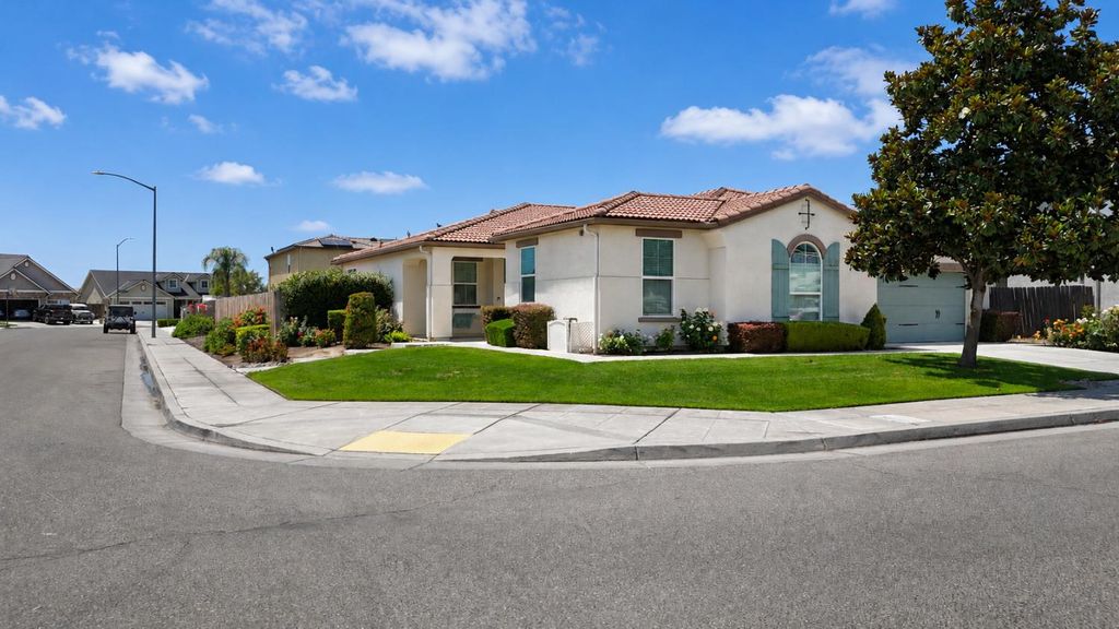 Image 1 of property listing at 3659 N Pearwood Avenue, Fresno, CA 93727