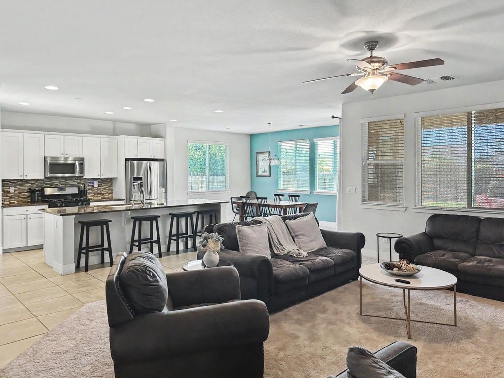 Image 13 of property listing at 3659 N Pearwood Avenue, Fresno, CA 93727