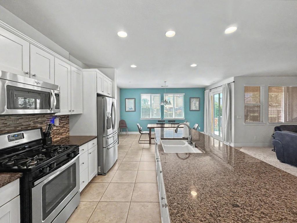 Image 16 of property listing at 3659 N Pearwood Avenue, Fresno, CA 93727