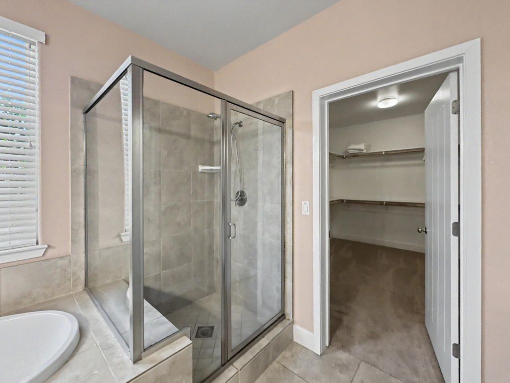 Image 25 of property listing at 3659 N Pearwood Avenue, Fresno, CA 93727