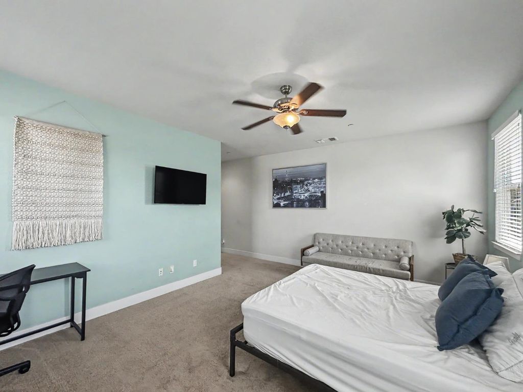 Image 27 of property listing at 3659 N Pearwood Avenue, Fresno, CA 93727