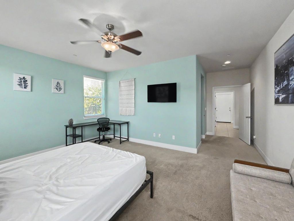 Image 28 of property listing at 3659 N Pearwood Avenue, Fresno, CA 93727