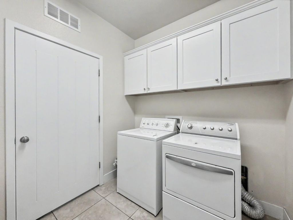 Image 29 of property listing at 3659 N Pearwood Avenue, Fresno, CA 93727