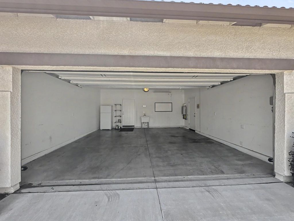 Image 32 of property listing at 3659 N Pearwood Avenue, Fresno, CA 93727