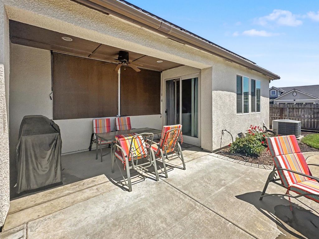 Image 34 of property listing at 3659 N Pearwood Avenue, Fresno, CA 93727