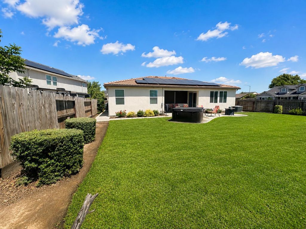 Image 35 of property listing at 3659 N Pearwood Avenue, Fresno, CA 93727