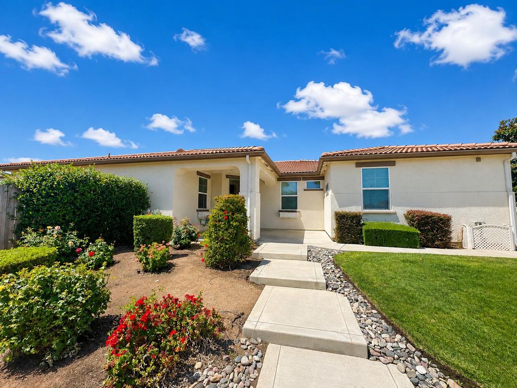 Image 9 of property listing at 3659 N Pearwood Avenue, Fresno, CA 93727