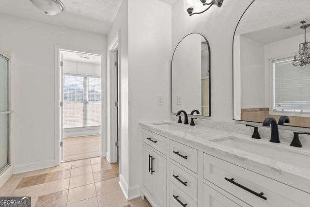 5675 Bridle Glen Dr., Sugar Hill, GA 30518