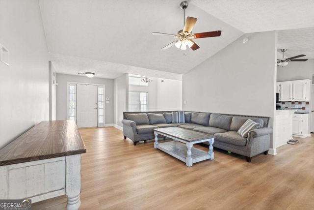 5675 Bridle Glen Dr., Sugar Hill, GA 30518