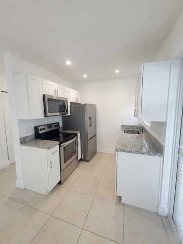 1415 SE 2nd Street 2, Fort Lauderdale, FL 33301