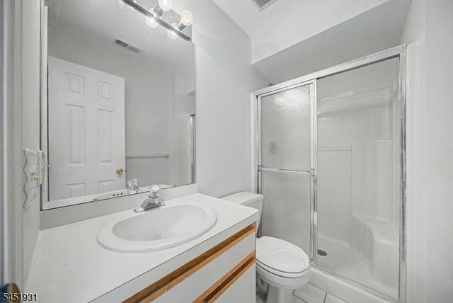 25 Pelican Pt, Hampton Twp., NJ 07860