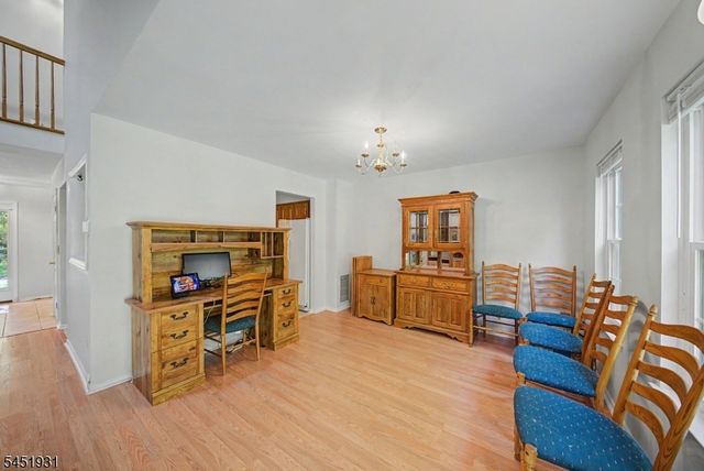 25 Pelican Pt, Hampton Twp., NJ 07860