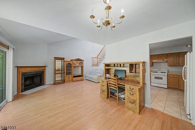 25 Pelican Pt, Hampton Twp., NJ 07860