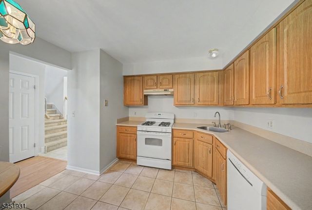 25 Pelican Pt, Hampton Twp., NJ 07860