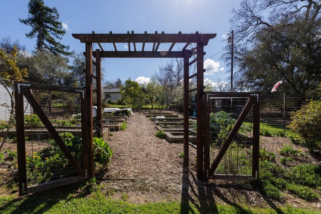 1036 First Right Rd, El Dorado, CA 95623