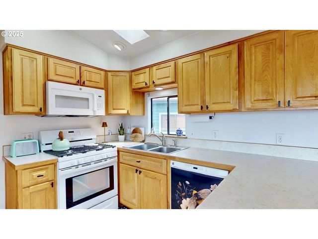 19921 WHALESHEAD Rd U3, Brookings, OR 97415