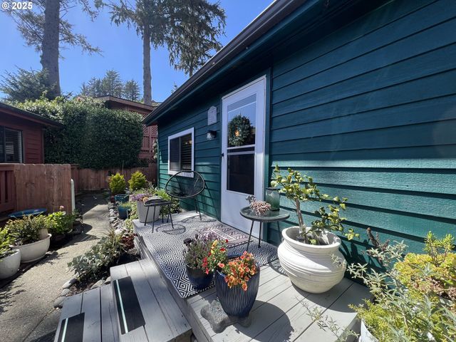 19921 WHALESHEAD Rd U3, Brookings, OR 97415