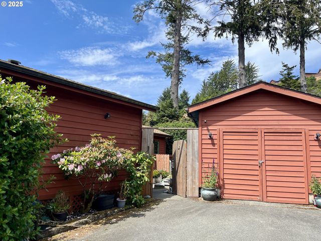 19921 WHALESHEAD Rd U3, Brookings, OR 97415