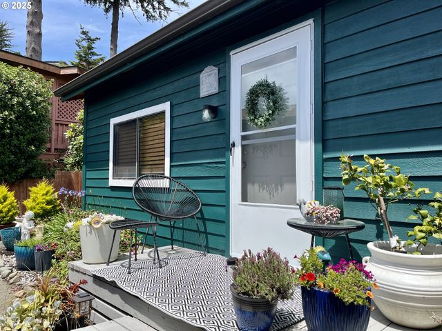 19921 WHALESHEAD Rd U3, Brookings, OR 97415