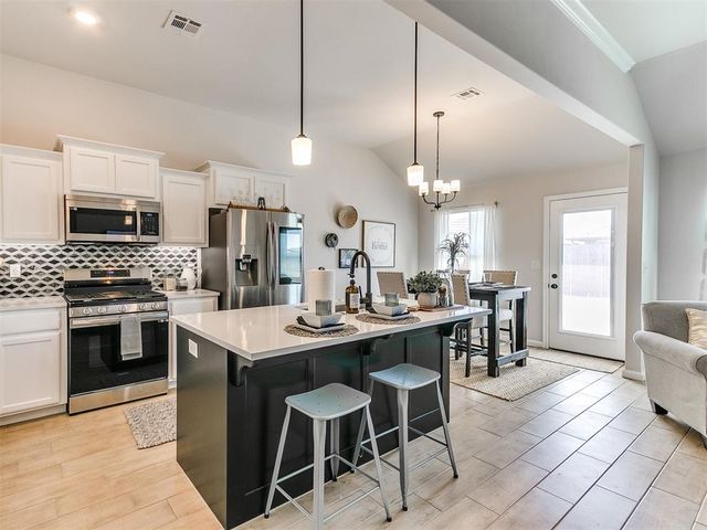 11436 SW 11th Street, Yukon, OK 73099