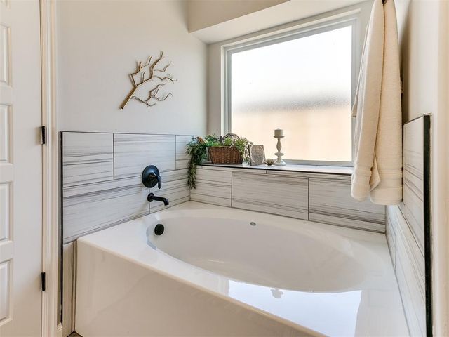 11436 SW 11th Street, Yukon, OK 73099