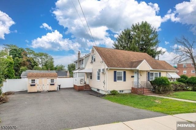 74 Pine Street, Verona, NJ 07044