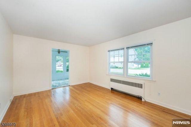 74 Pine Street, Verona, NJ 07044