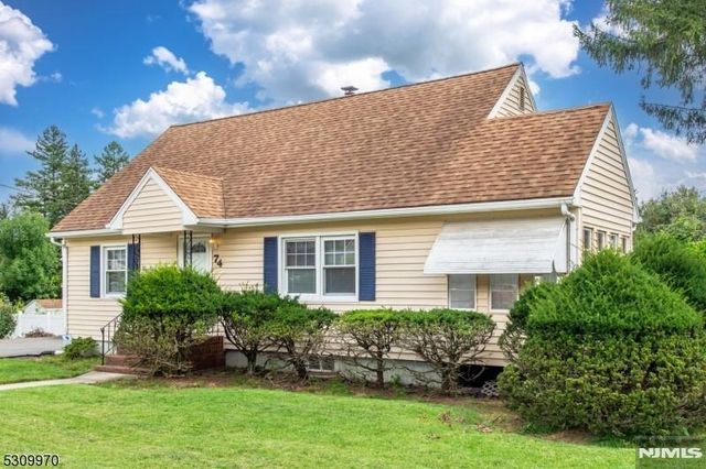 74 Pine Street, Verona, NJ 07044